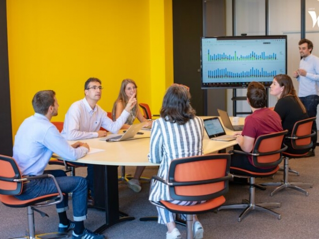 MEETING ROOM - RK MEETING ROOM - RK